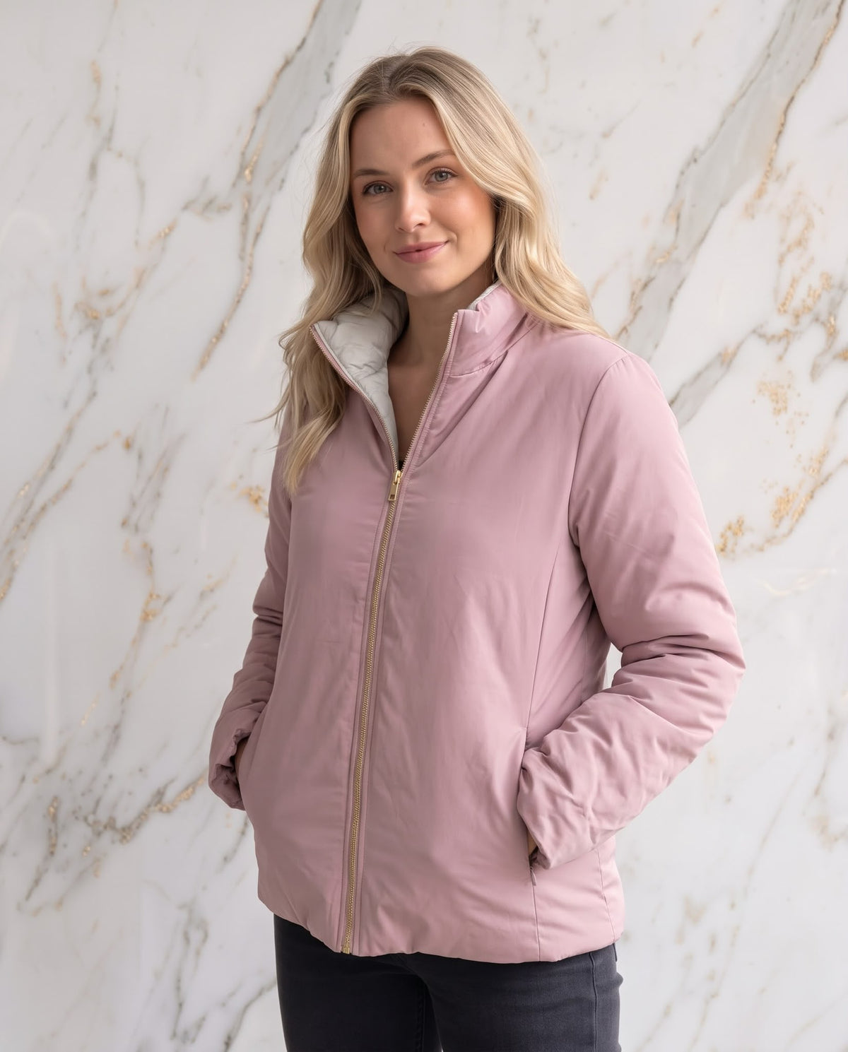 Wende Steppjacke mit abnehmbarer Kapuze mit Reissverschluss und Taschen